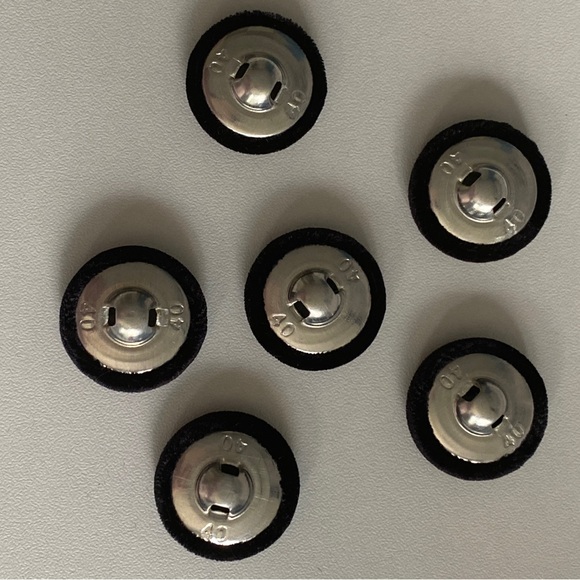 6 - 1 inch Handmade black velvet buttons - Picture 2 of 5